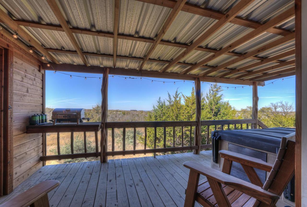 Crabapple Rocky Ridge Cedar Cabin With Hot Tub & Amazing Views מראה חיצוני תמונה