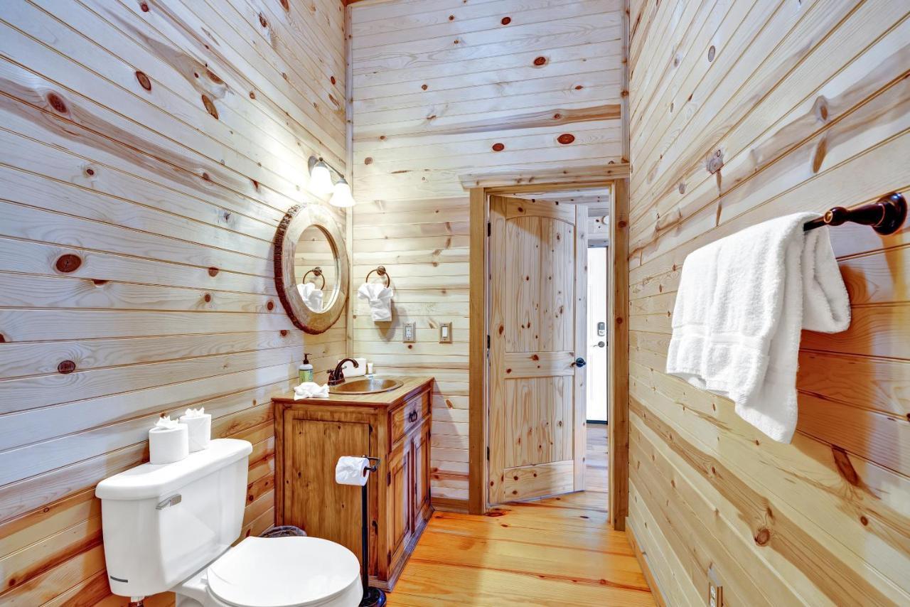 Crabapple Rocky Ridge Cedar Cabin With Hot Tub & Amazing Views מראה חיצוני תמונה