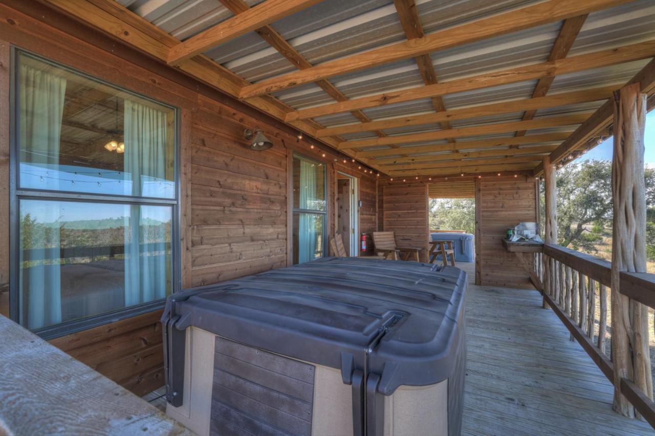 Crabapple Rocky Ridge Cedar Cabin With Hot Tub & Amazing Views מראה חיצוני תמונה
